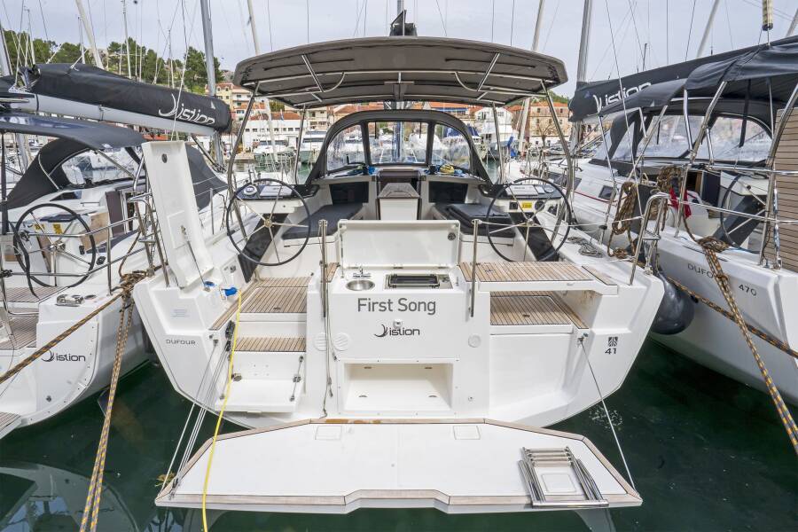 Dufour 41 | First Song