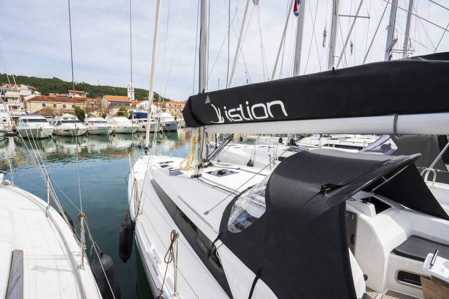 Dufour 41 | First Song