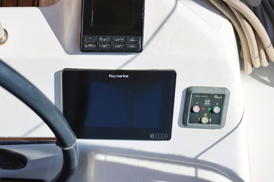 Dufour 412 GL  | Adrio