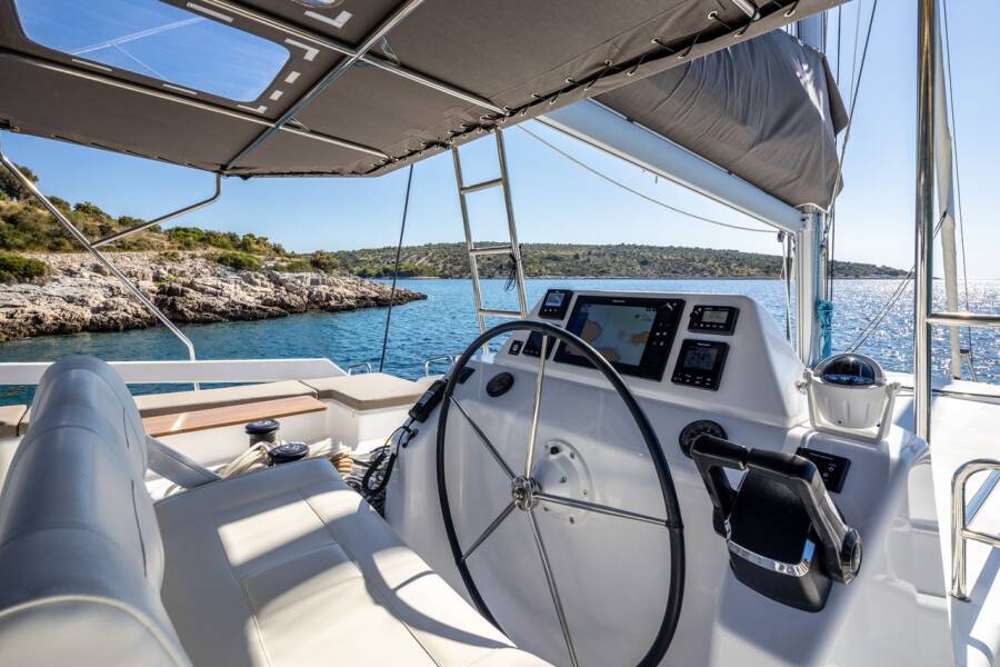 Dufour 48 Catamaran  | Uma