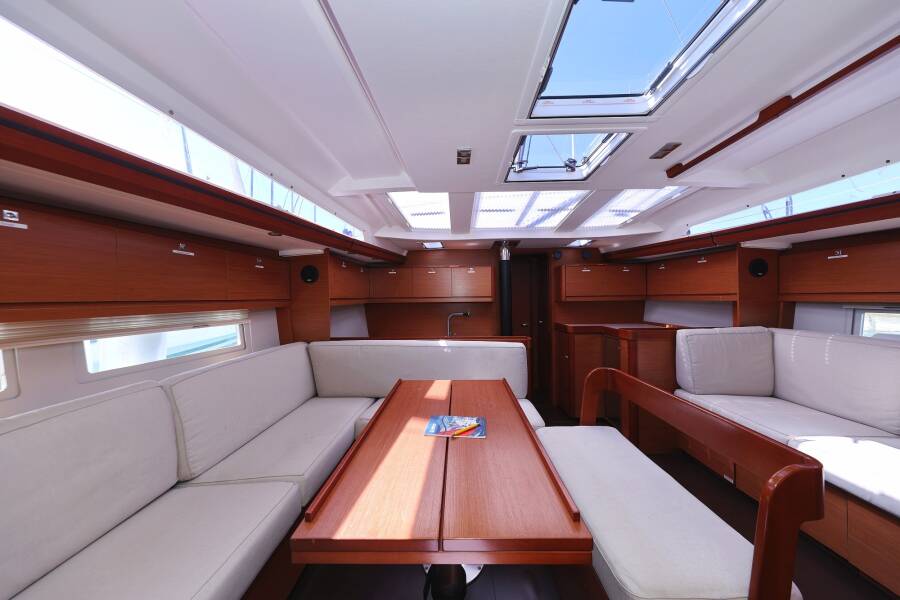 Dufour 520 GL | Lateja