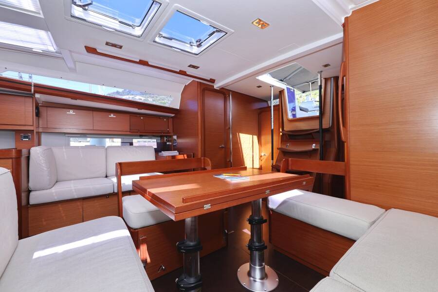 Dufour 520 GL | Lateja