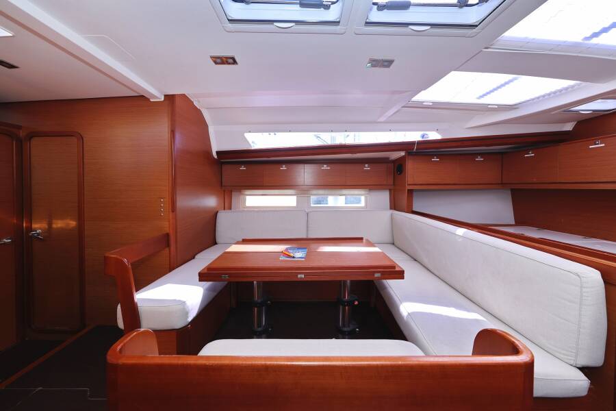 Dufour 520 GL | Lateja