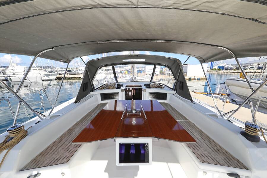 Dufour 530  | Dreamweaver
