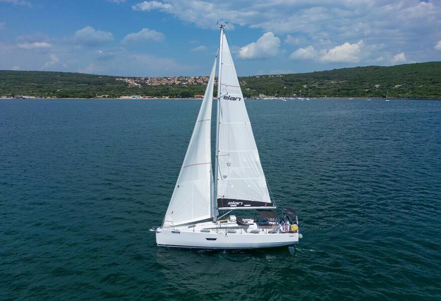 Elan E4  | Lipa