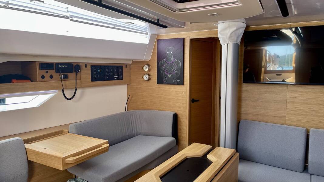 Elan E6 | Black Panther