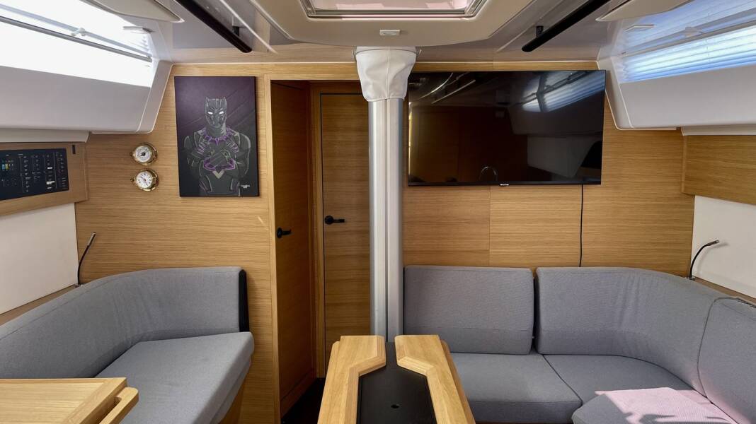 Elan E6 | Black Panther