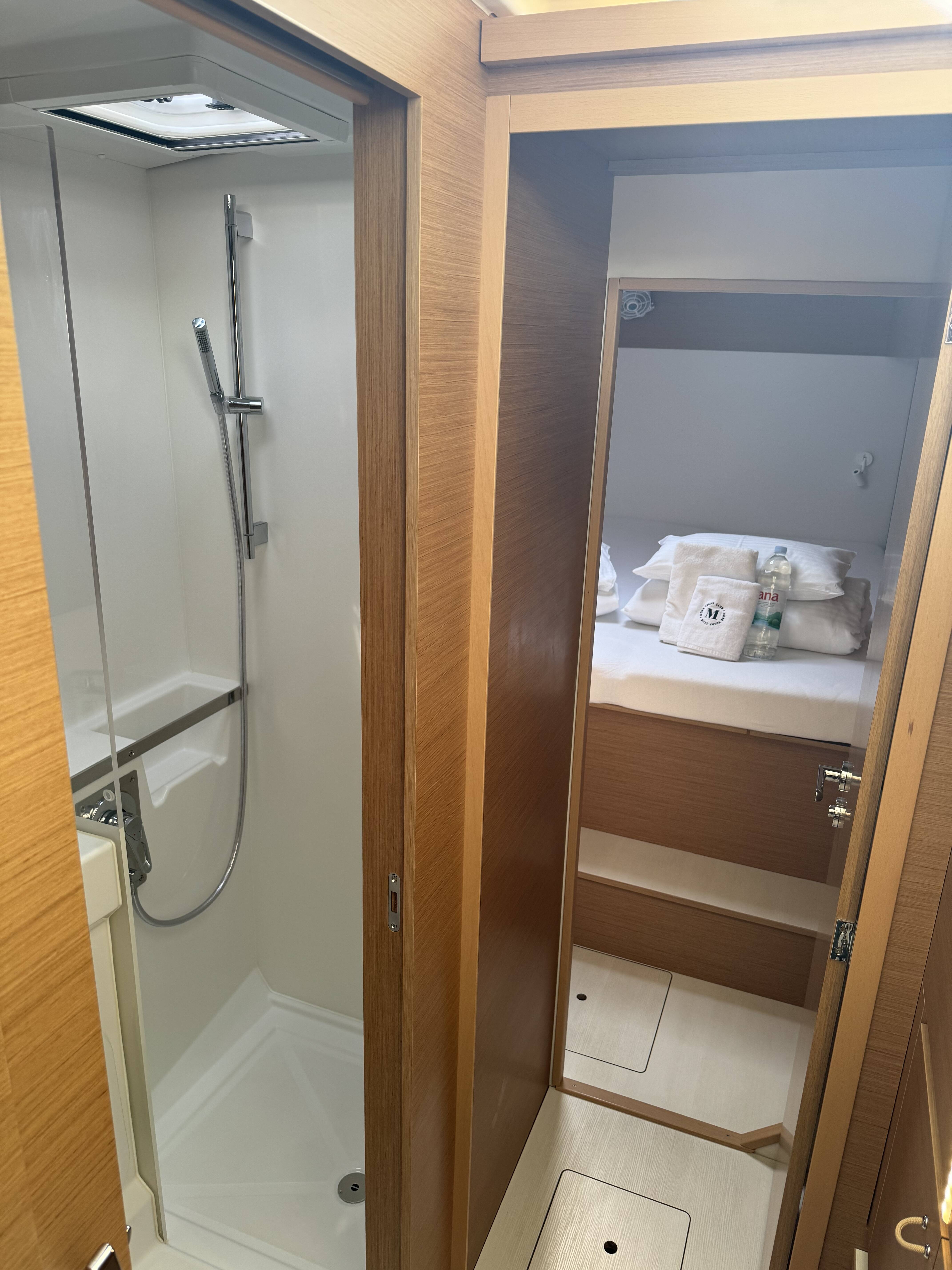 Excess 11 | White Ivy