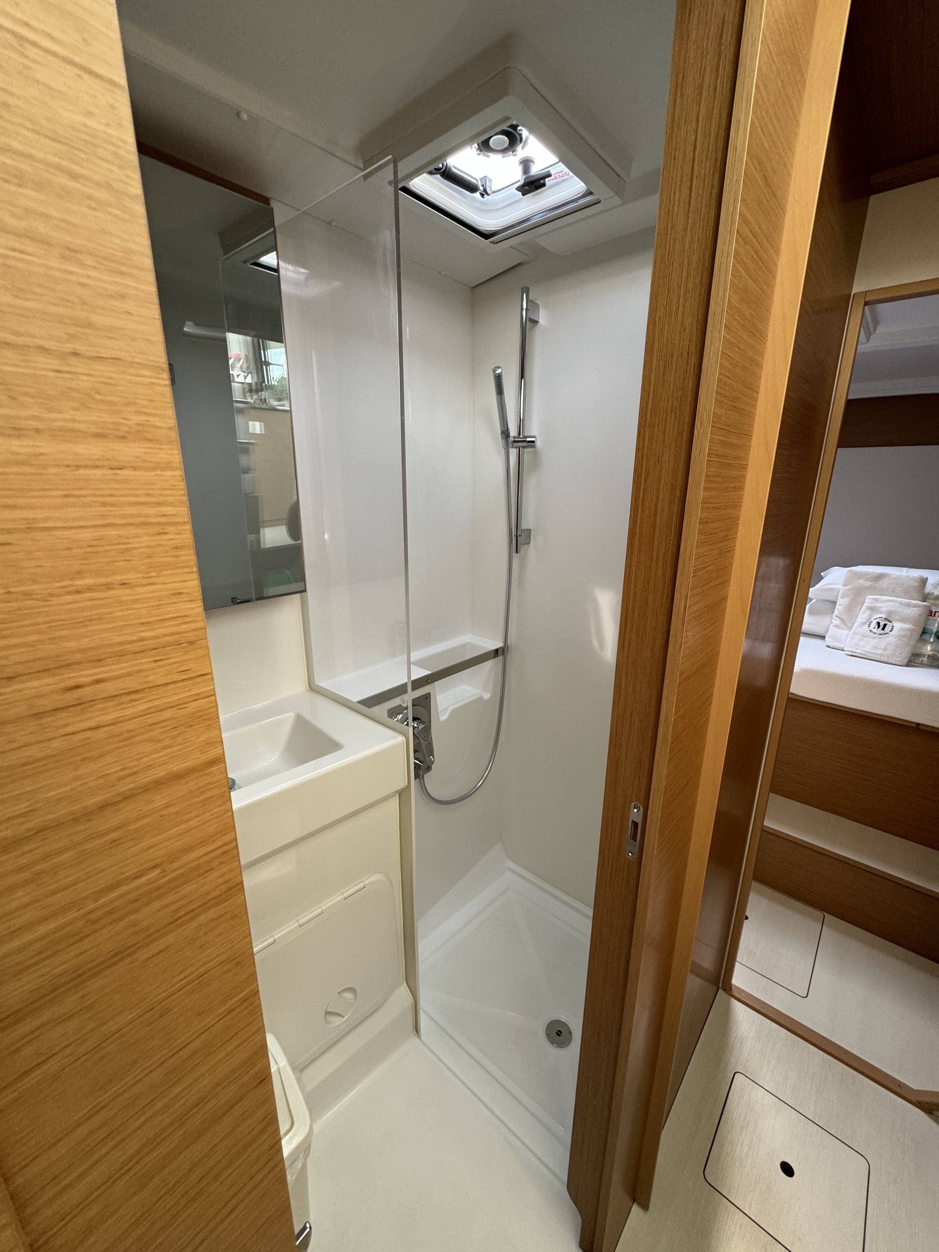 Excess 11 | White Ivy