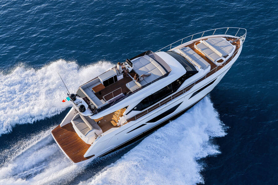 Ferretti Yachts 580  | Daeni