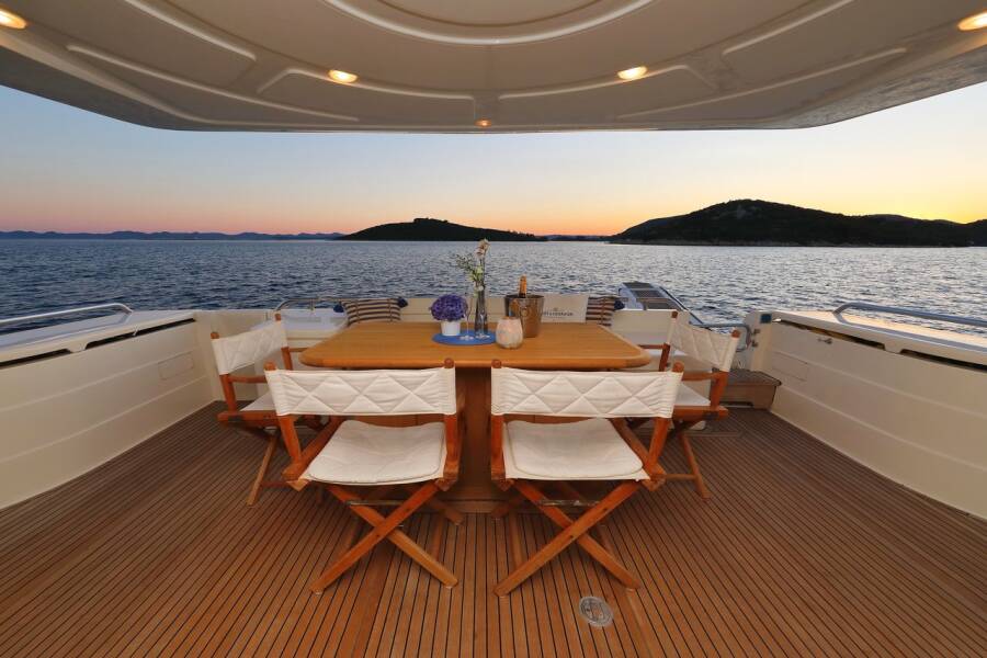 Ferretti Yachts 681  | Dominique