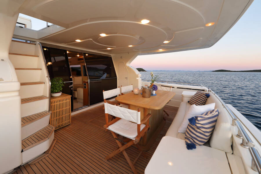 Ferretti Yachts 681  | Dominique