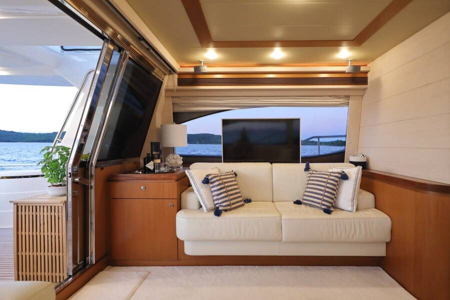 Ferretti Yachts 681  | Dominique