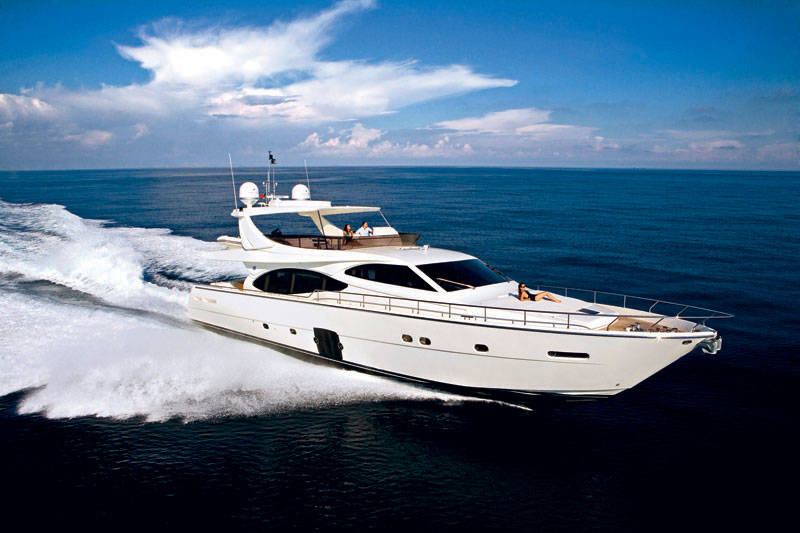 Ferretti Yachts 780 HT