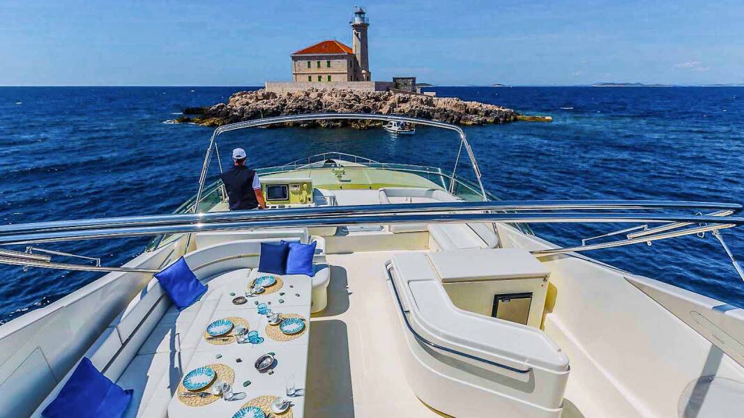 Ferretti Yachts 880  | Miss Katarina