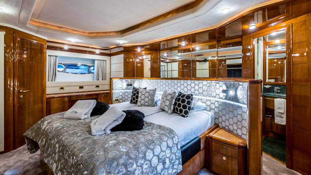 Ferretti Yachts 880  | Miss Katarina
