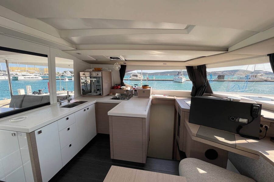 Fountaine Pajot Astrea 42  | Barramundi III