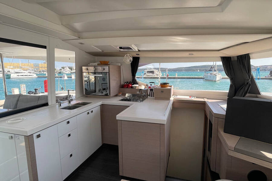 Fountaine Pajot Astrea 42  | Barramundi III