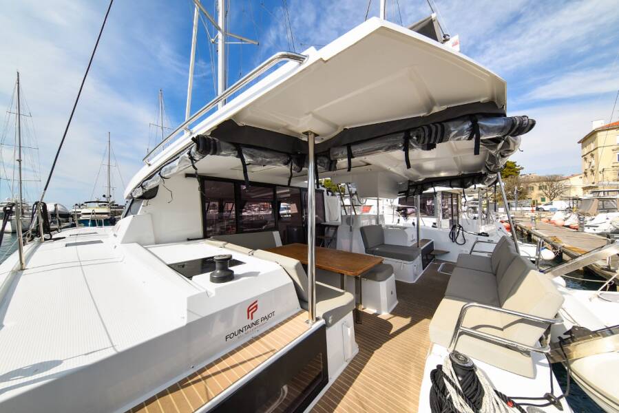 Fountaine Pajot Astrea 42  | Le Bart