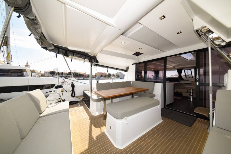 Fountaine Pajot Astrea 42  | Le Bart