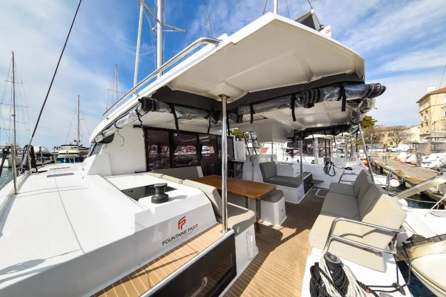 Fountaine Pajot Astrea 42 | Le Bart