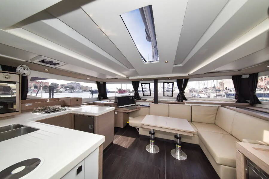 Fountaine Pajot Astrea 42 | Le Bart