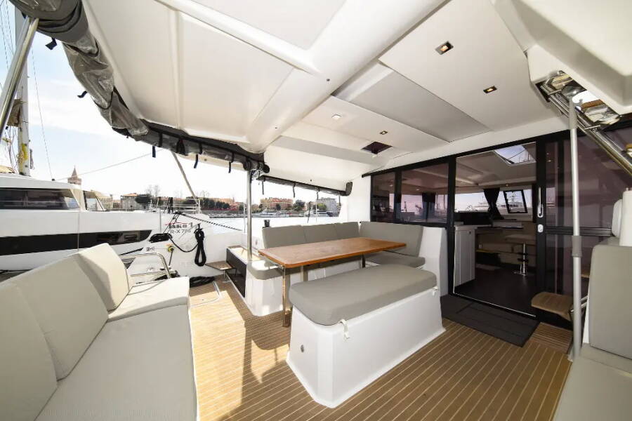 Fountaine Pajot Astrea 42 | Le Bart