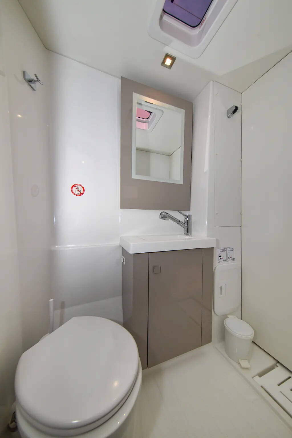 Fountaine Pajot Astrea 42 | Le Bart