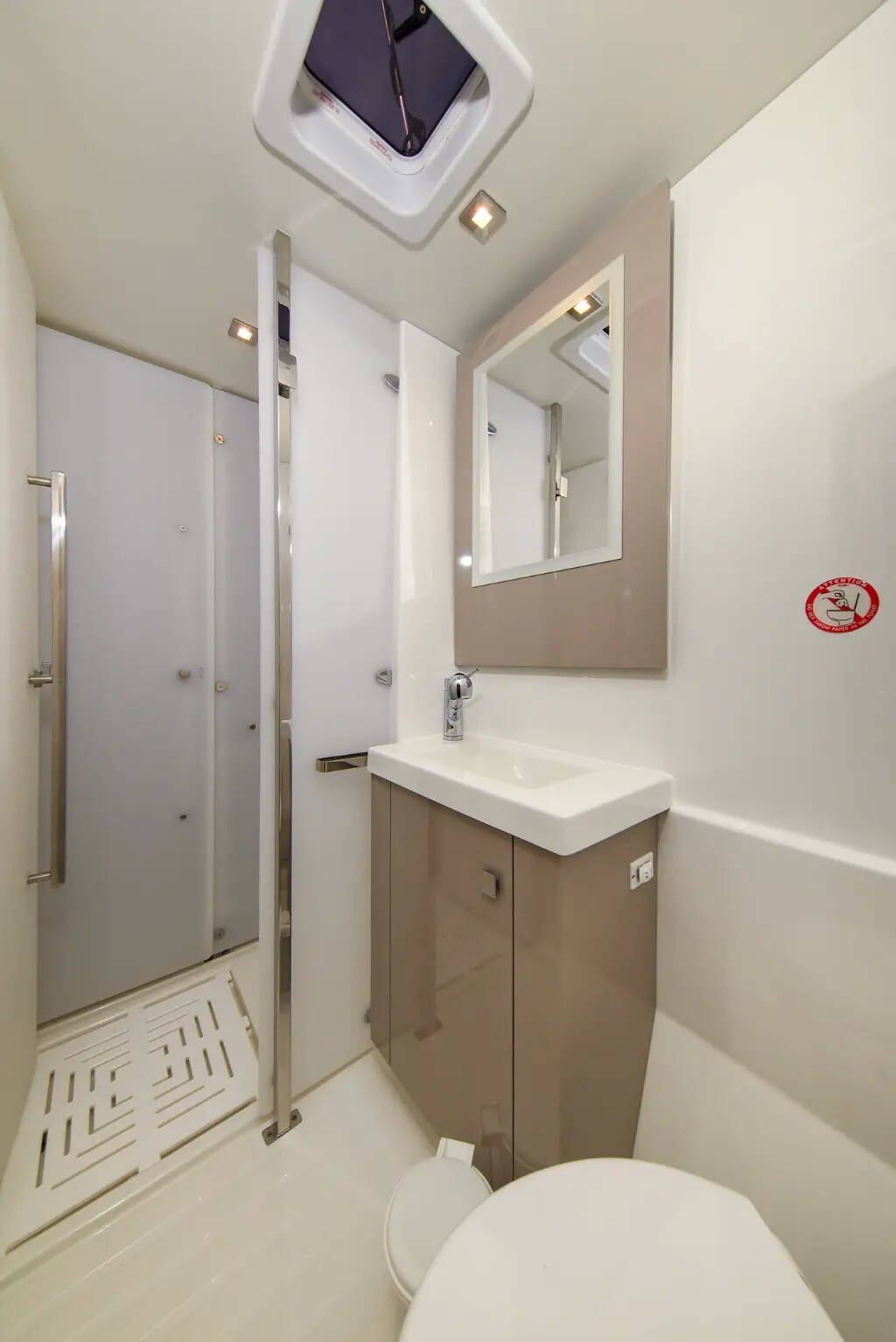 Fountaine Pajot Astrea 42 | Le Bart