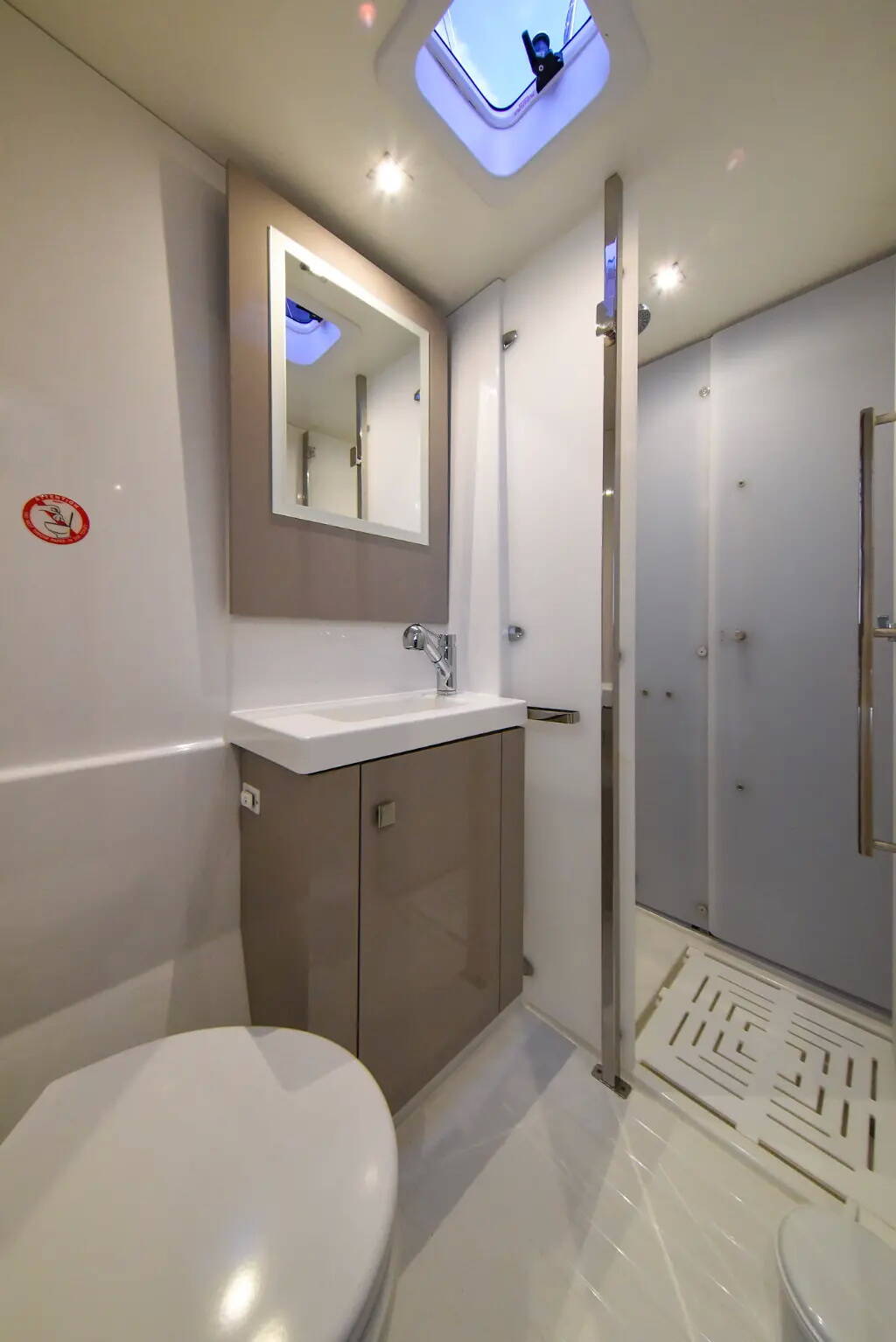 Fountaine Pajot Astrea 42 | Le Bart