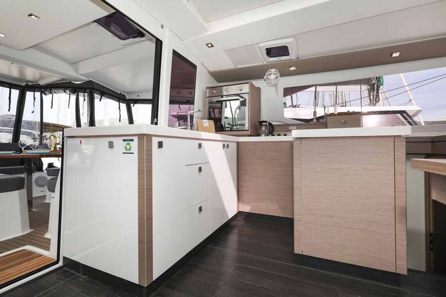 Fountaine Pajot Astrea 42  | Ariel