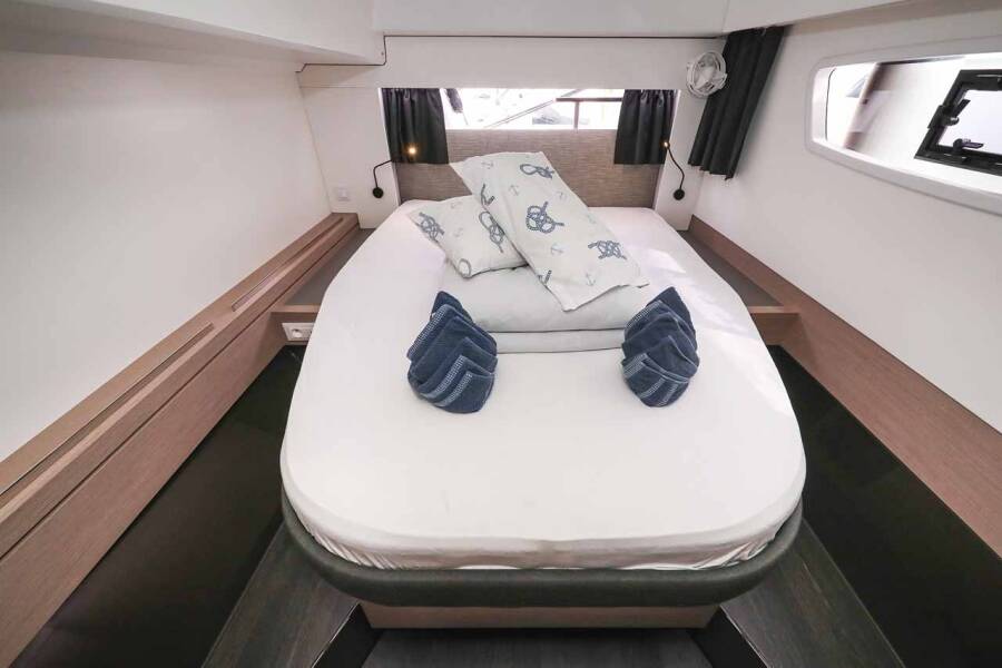 Fountaine Pajot Astrea 42  | Ariel