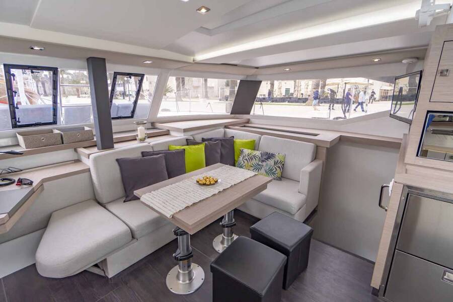 Fountaine Pajot Astrea 42  | Mojo