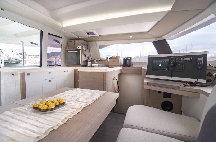 Fountaine Pajot Astrea 42  | Mojo