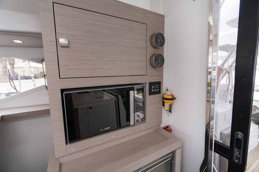 Fountaine Pajot Astrea 42  | Mojo