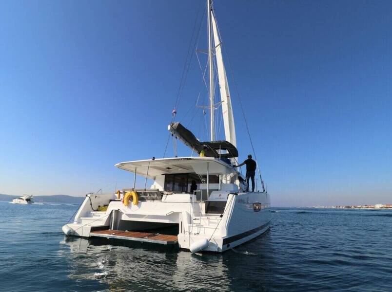 Fountaine Pajot Astrea 42  | Mouse