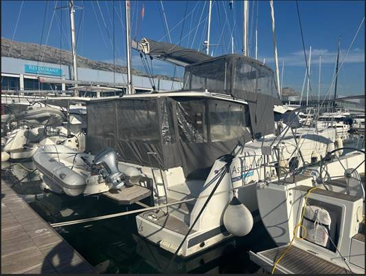 Fountaine Pajot Astrea 42  | Mouse