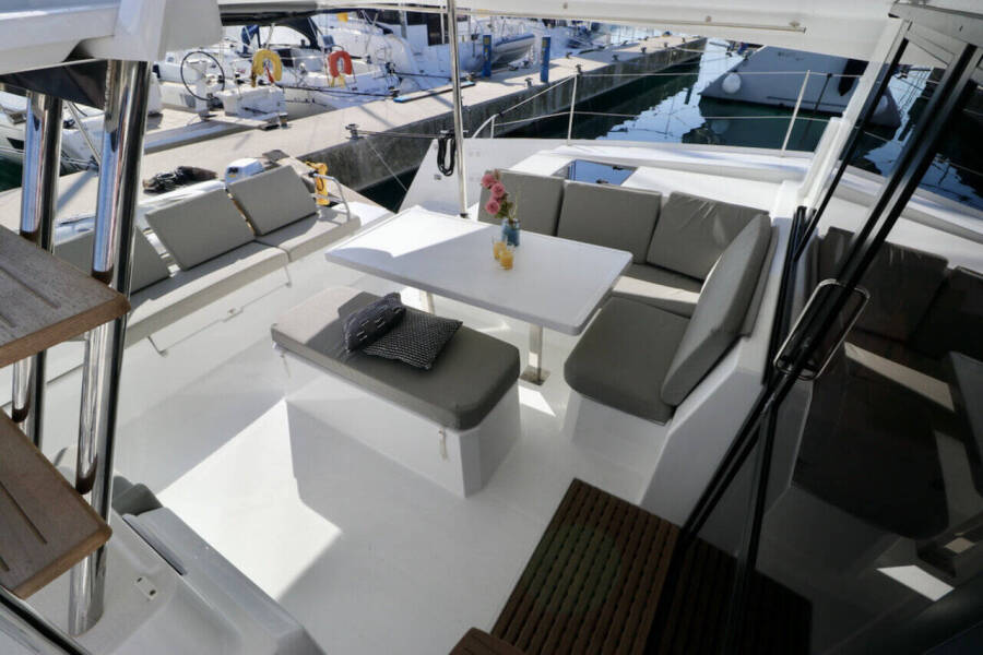 Fountaine Pajot Astrea 42  | Mouse