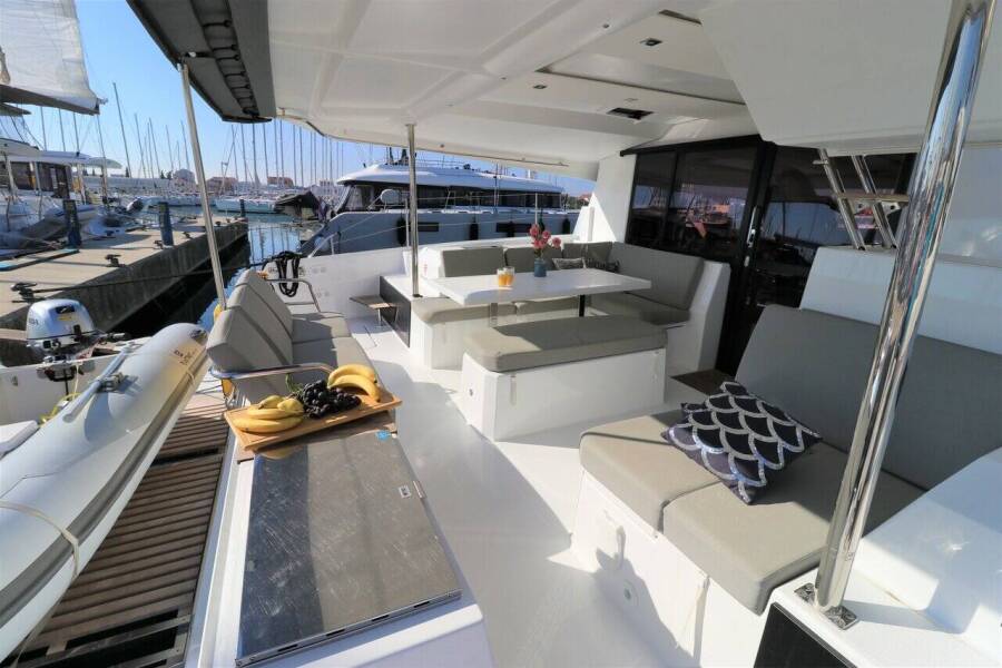 Fountaine Pajot Astrea 42  | Mouse