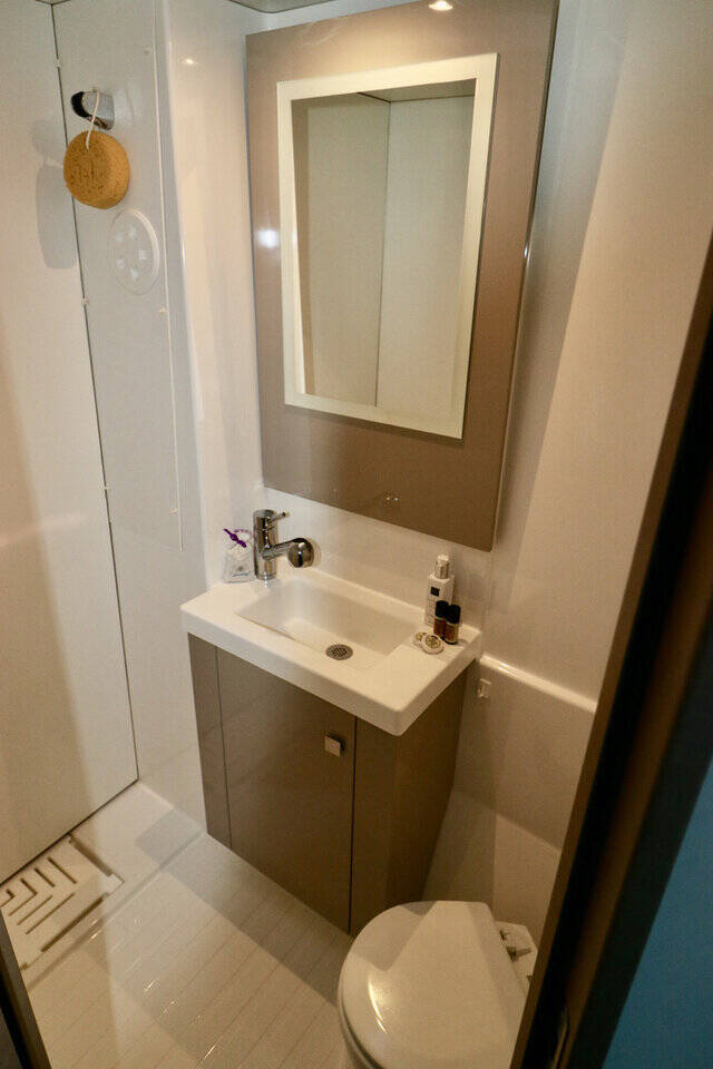 Fountaine Pajot Astrea 42  | Mouse