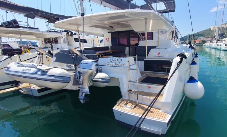 Fountaine Pajot Astrea 42  | Crazy Diamond