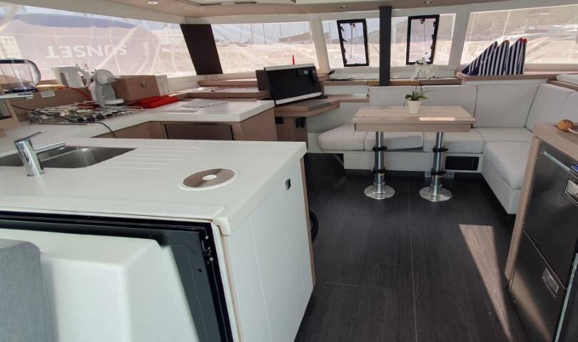 Fountaine Pajot Astrea 42  | Crazy Diamond