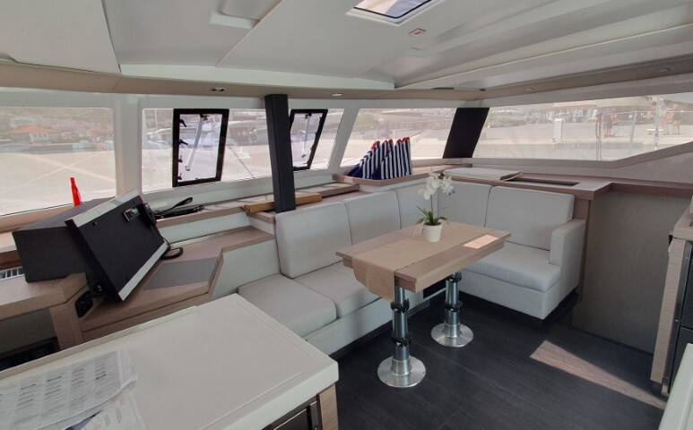 Fountaine Pajot Astrea 42  | Crazy Diamond