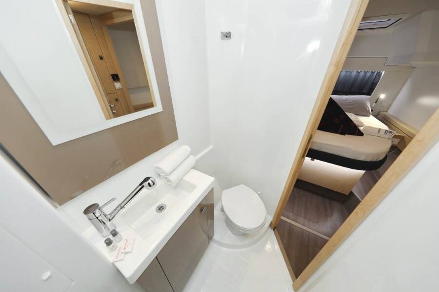 Fountaine Pajot Astrea 42  | Crazy Diamond