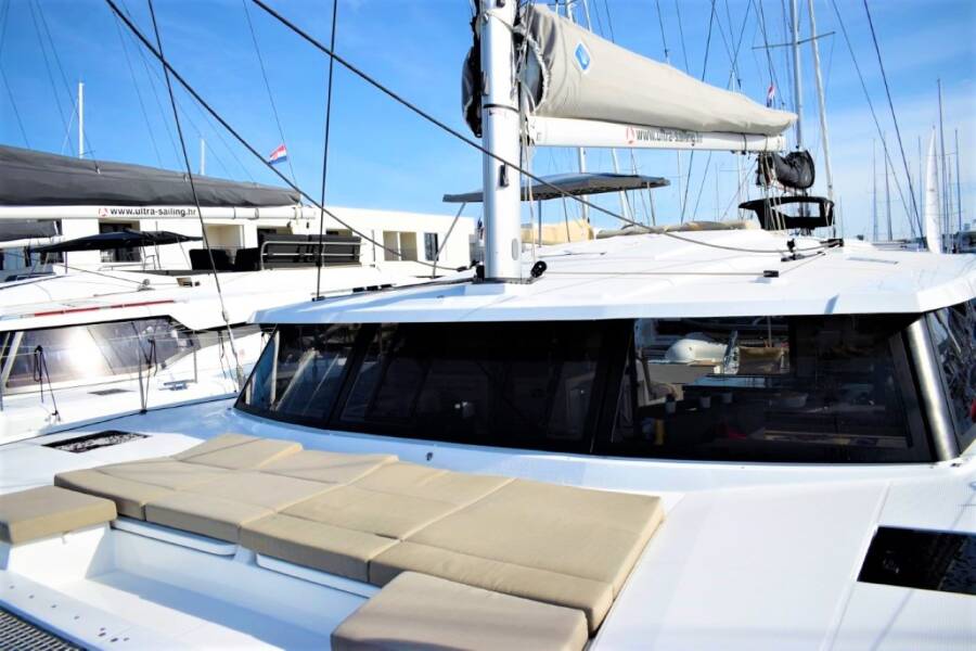 Fountaine Pajot Astrea 42  | Ocean Runner