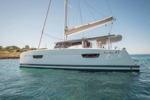 Fountaine Pajot Astrea 42 | OCEAN RUNNER with AC and generator