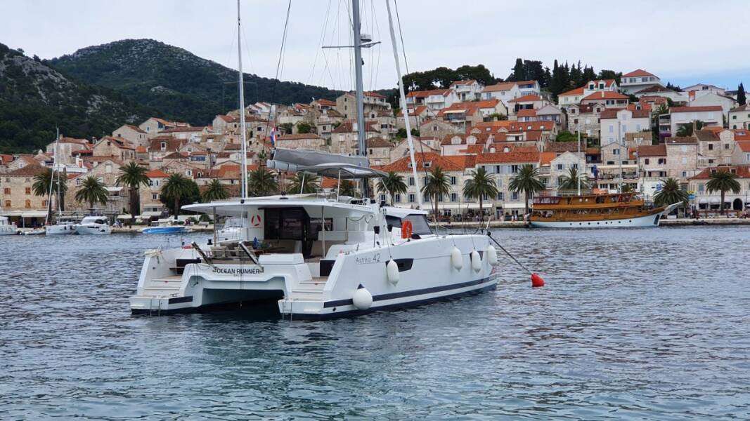 Fountaine Pajot Astrea 42  | Ocean Runner