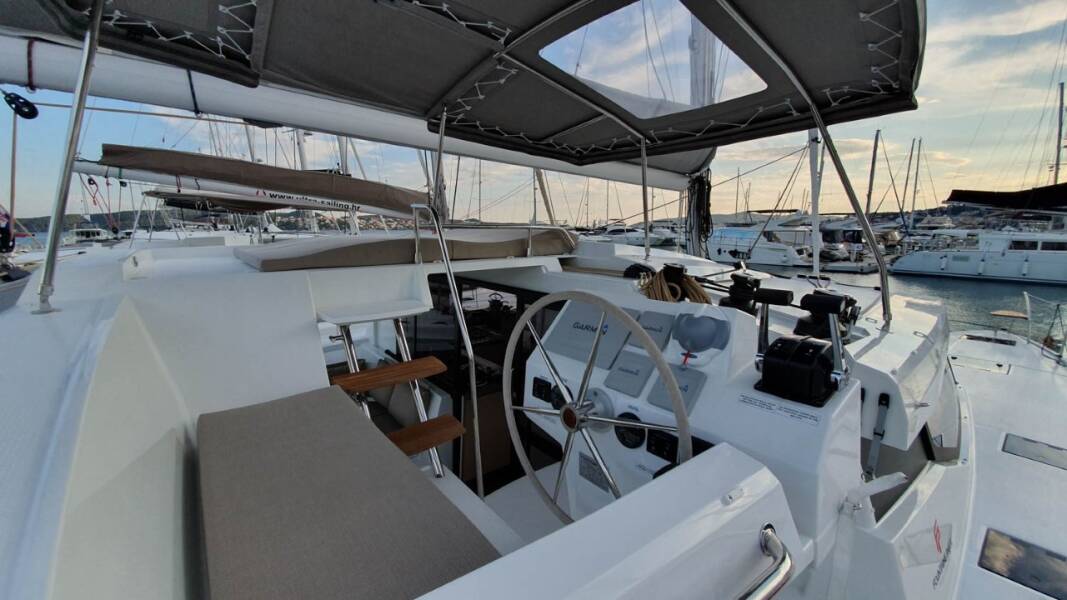 Fountaine Pajot Astrea 42  | Ocean Runner