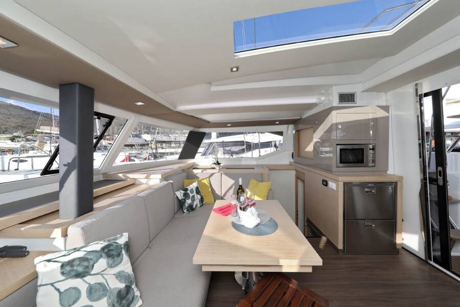 Fountaine Pajot Astrea 42  | Ocean Runner