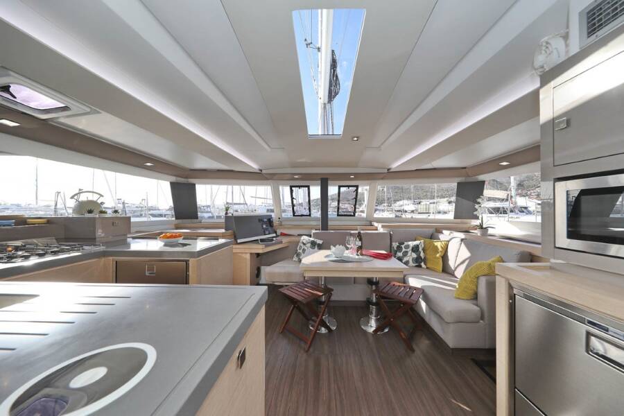 Fountaine Pajot Astrea 42  | Ocean Runner